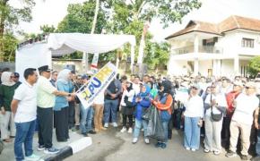 Bupati Garut Hadiri Jalan Sehat dan Aksi Bersih-Bersih Lingkungan dalam Rangka Hari Bakti Pekerjaan Umum ke-80 Tahun 2025