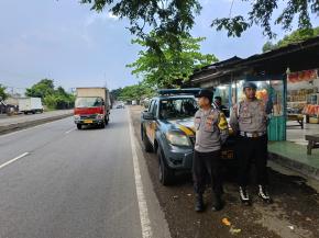 Berikan Rasa Aman Kepada Masyarakat Polsek Kotabaru Laksanakan Patroli di Jalur Pantura