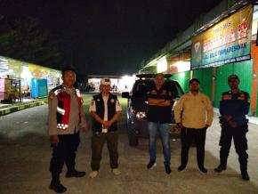 Upaya Anggota Polsek Batujaya melaksanakan Patroli Prekat KRYD pada malam hari di Wilayah Hukum Polsek Batujaya