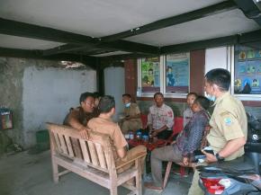 Anggota Polsek Batujaya laksanakan Patroli Dialogis dan Sambangi Masyarakat
