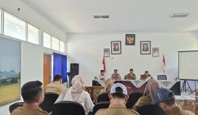 Sinergitas Bersama Pemerintah, Kapolsek Tegalwaru Ikuti Giat Rapat Minggon Kecamatan
