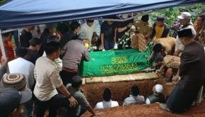 Tangis di Tanjungsari Pondoksalam Purwakarta,  Arizal Pulang Tanpa Nyawa 