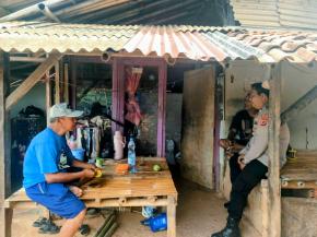 Kanit Samapta Polsek Kotabaru Lakukan Patroli Warga Berikan Pesan Kamtibmas