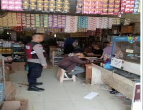 Antisipasi Pencurian di Pertokoan di Loji, Sigap Personil Polsek Tegalwaru Giat Patroli Siang