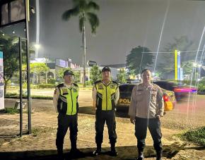 Polisi Gelar Patroli Perintis, Ajak Security Jaga Kamtibmas di Jalan Raya Arteri Galuh Mas