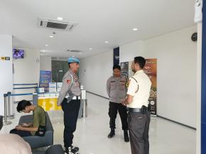 Patroli Polsek Kotabaru Kontrol Perbankan Tingkatkan Kesiapan Siagaan Security