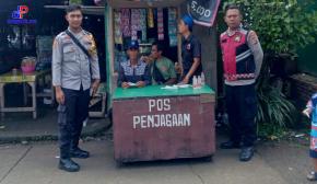 Patroli Dialogis Personel Polsek Lemahabang Imbau Petugas Jaga Situs Budaya Makam Syekh Quro Untuk Tetap Pertahankan Kamtibmas