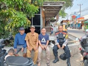 Bhabinkamtibmas Polsek Telagasari Kunjungi Warga dan Sebar Himbauan Kamtibmas