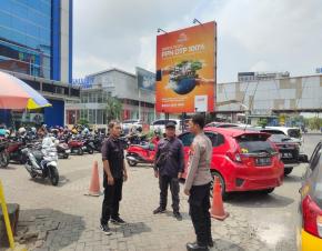 Polsek Telukjambe Timur Laksanakan Patroli Prekat, Sasar Parkiran Unit Perbankan