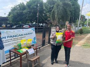 Polsek Kotabaru Menggelar Gerakan Pangan Murah Menjual Beras Bulog SPHP