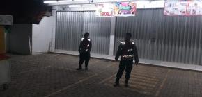 Kanit Sabhara Polsek Batujaya bersama Anggotanya melaksanakan Patroli Prekat serta Cegah Pencurian dan Pembobolan di Minimarket
