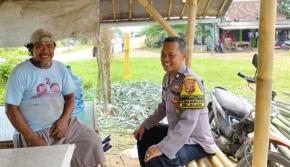 Perhatian Bhabinkamtibmas Polsek Klari Kepada Warga Terus Ingatkan Waspada TPPO