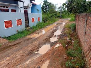 Jalan Pertahana Ujung lrg Bahri Rt 073/RW 021 Mengharapkan Pembagunan Jalan untuk Akses Anak Sekolah
