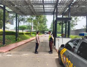 Polsek Telukjambe Timur Laksanakan Patroli Prekat di Jalan Raya Interchange Karbar