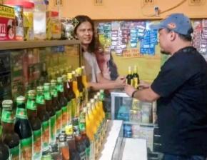 Kring Serse Polsek Banyusari Datangi Toko Jamu Temukan Miras 2 Botol Kecil