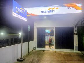 Bripka Ahmad Polisi Batujaya Cegah GU Kamtibmas di Bank Mandiri Unit Batujaya