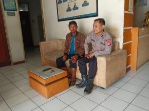 Personil Polsek Tegalwaru Patroli dan Sambang Warga di Kantor Desa Cintawargi Ajak Cegah Gukamtibmas