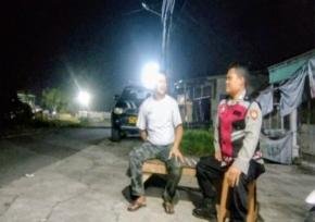 Upaya Pak Bhabin Terus Ikut Serta Dalam Giat Ronda Bersama Warga