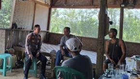 Personil Polsek Tegalwaru Patroli Siang Sambang warga Cacaban Waspadai Aksi Kejahatan