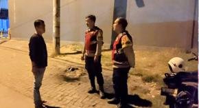 Cegah Peredaran Dan Penyalahgunaan Obat Terlarang, Personel Polsek Lemahabang Berikan Imbauan Kepada Remaja