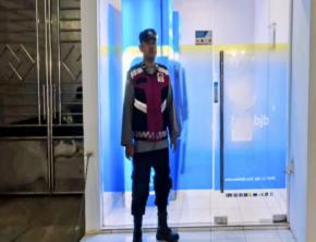 Personil Polsek Tegalwaru Patroli Malam Monitoring Kantor dan Sarana ATM Bank BJB Loji