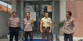 Patroli Prekat Siang Hari, Polsek Rengasdengklok Menyasar Jalan Rawan Tindak Kriminalitas