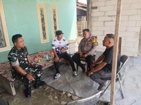 Bhabinkamtibmas Desa Kutamekar Polsek Ciampel Melaksanakan sambang di Wilayah Desa Kutamekar