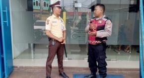 Personel Polsek Lemahabang Sosialisasikan Layanan Call Center 110 Di Obyek Vital