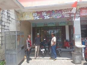Anggota Polsek Batujaya melaksanakan Giat Cipta Kondisi KRYD di Central Ruko Batujaya