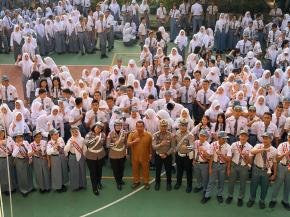 Satlantas Polres Karawang Laksanakan Kegiatan Police Goes to School di SMAN 5 Karawang