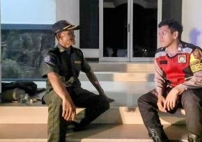 Polisi Polsek Telagasari Gencar Lakukan Siskamling Bersama Warga Untuk Antisipasi Gukamtibmas