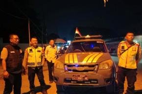 Personel Polsek Klari Patroli Dialogis Malam Hari Sambangi Security Perum KGV 3