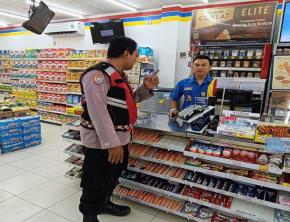 Aipda Abdul Rahman Lakukan Giat Patroli Perekat Supermarket Indomaret Gempol Guna Antisipasi Kejahatan