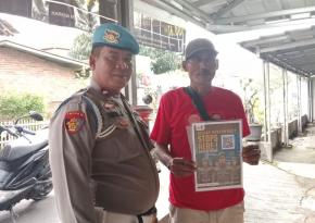 Bripka Faridil Polsek Banyusari Melaksanakan Sosialisasi QR Barcode ke Masyarakat Pengaduan Divisi Propam Polri Bidpropam Polda Jabar
