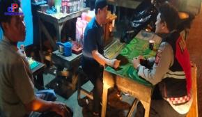 Patroli Dialogis Personel Polsek Lemahabang Imbau Warga Untuk Tetap Pertahankan Kamtibmas