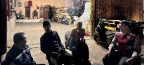 Patroli PREKAT Polsek Telukjambe Barat Gencarkan Siskamling Untuk Cegah Kejahatan Malam