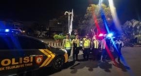 Upaya Polsek Telukjambe Laksanakan Patroli Prekat, Tinjau Situasi Kamtibmas di Bundaran KCP