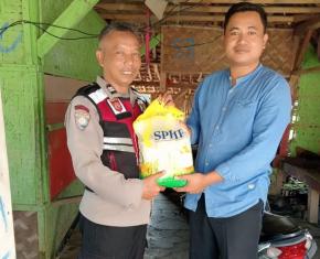 Program Ketahanan Pangan Beras Murah Digelar Polsek Tegalwaru Dapatkan Antusias Warga