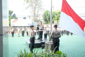 Polres Karawang Gelar Upacara Hari Olahraga Nasional ke-42 dan Berikan Penghargaan kepada Personel serta Masyarakat Berprestasi
