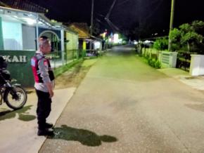 Jalan Sepi Sangkuriang di Desa Cintalaksana Dimonitor Personil Polsek Tegalwaru Pada Patroli Dinihari