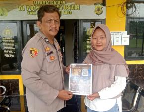 Upaya Tingkatkan Bripka Faridil Polsek Banyusari Melaksanakan Sosialisasi QR Barcode ke Masyarakat Pengaduan Divisi Propam Polri Bidpropam Polda Jabar