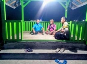 Bhabinkamtibmas Polsek Tegalwaru Sapa Warga di Desa Cigunungsari Ajak Peduli Kamtibmas