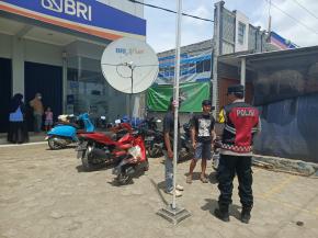 Patroli ke Objek Vital, dilaksanakan oleh Personil Polsek Tempuran Res Karawang di giat Patroli Rutin Hariannya.