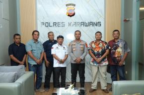 Kapolres Karawang Jalin Silaturahmi dengan Ketua APDESI, Perkuat Sinergi Jaga Kondusivitas Wilayah