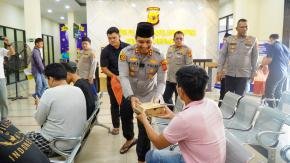 Wujud Kepedulian Sosial, Polres Karawang Gelar Jumat Berkah