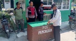 Upaya Anggota Personel Polsek Lemahabang Imbau Petugas Jaga Situs Budaya Makam Syekh Quro Untuk Tetap Pertahankan Kamtibmas