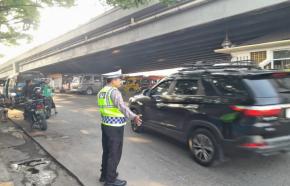 Gatur Pagi Polsek Cikampek Cegah Kemacetan
