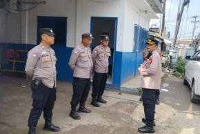 Kapolsek Klari Pimpin Apel dan Pengamanan Keberangkatan Federasi Serikat Buruh Kekaryaan Aksi UNRAS di Pemda Karawang