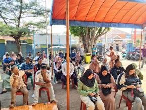 Satlantas Polres Karawang Lakukan Pelayanan Humanis, Layani Pajak Kendaraan Masyarakat melalui Gerai Samades