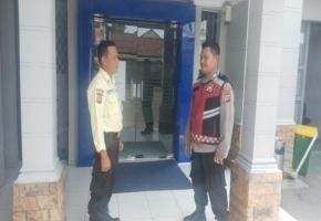 Upaya Rutin Kunjungi BRI Gempol Patroli Prekat Polsek Banyusari di Siang Hari